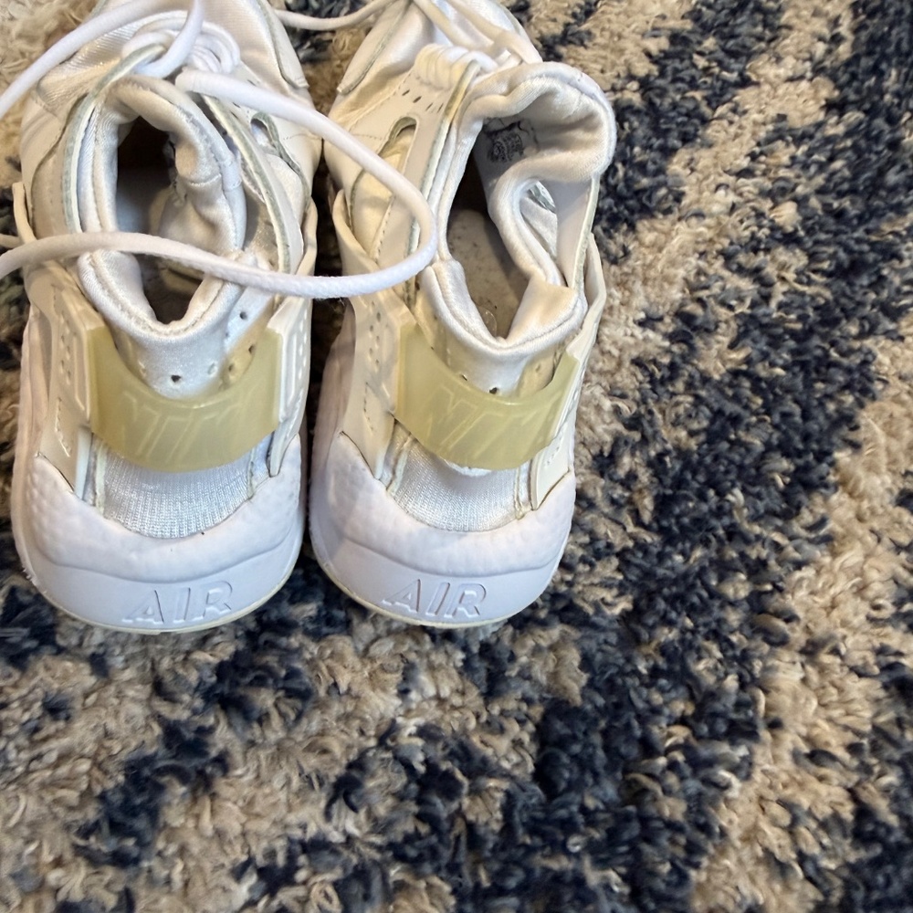 Nike - Picture 2 of 3